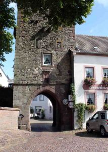 Arch #1 in Dudeldorf